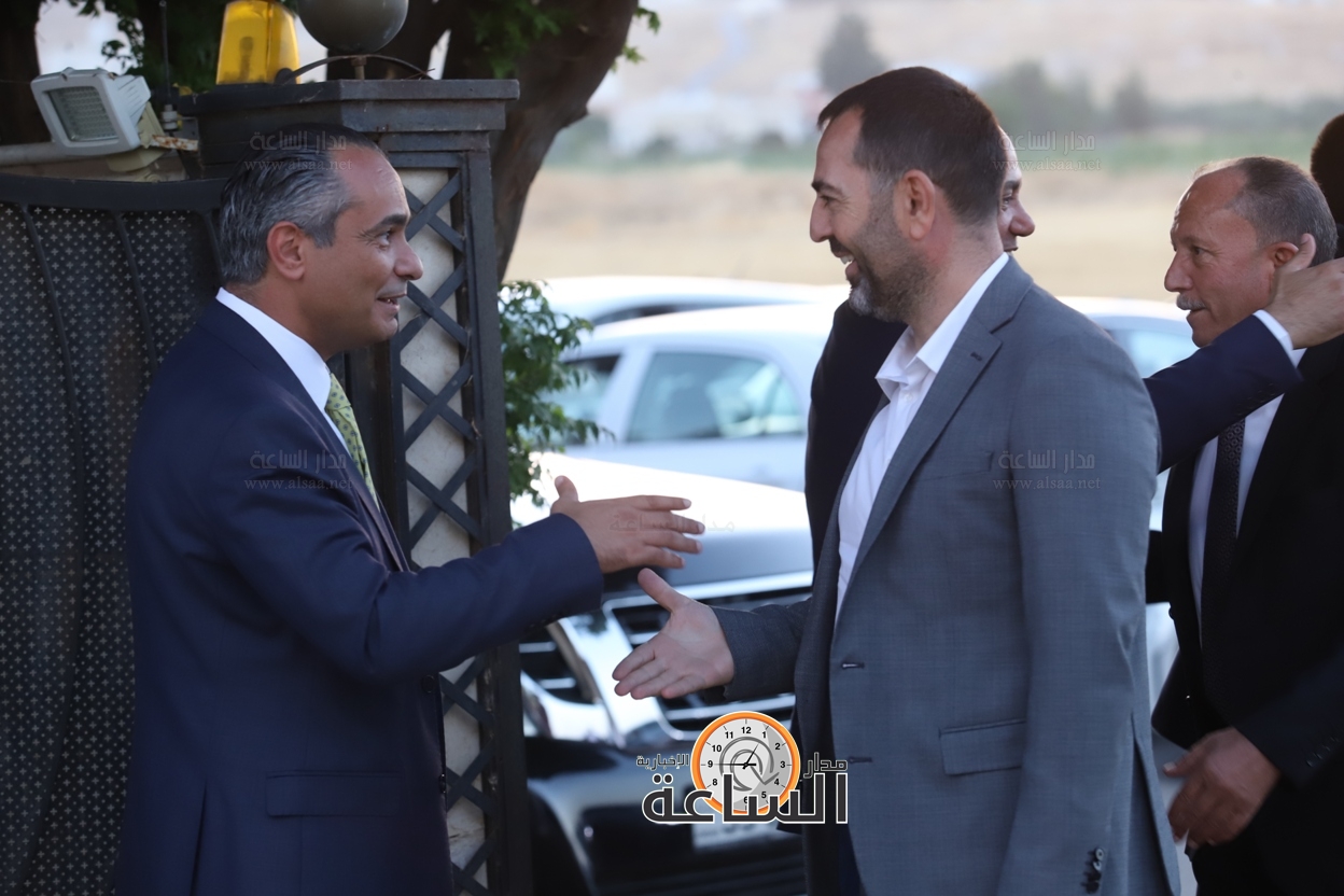 Madar Al-Saa Images 0.8801740822557681