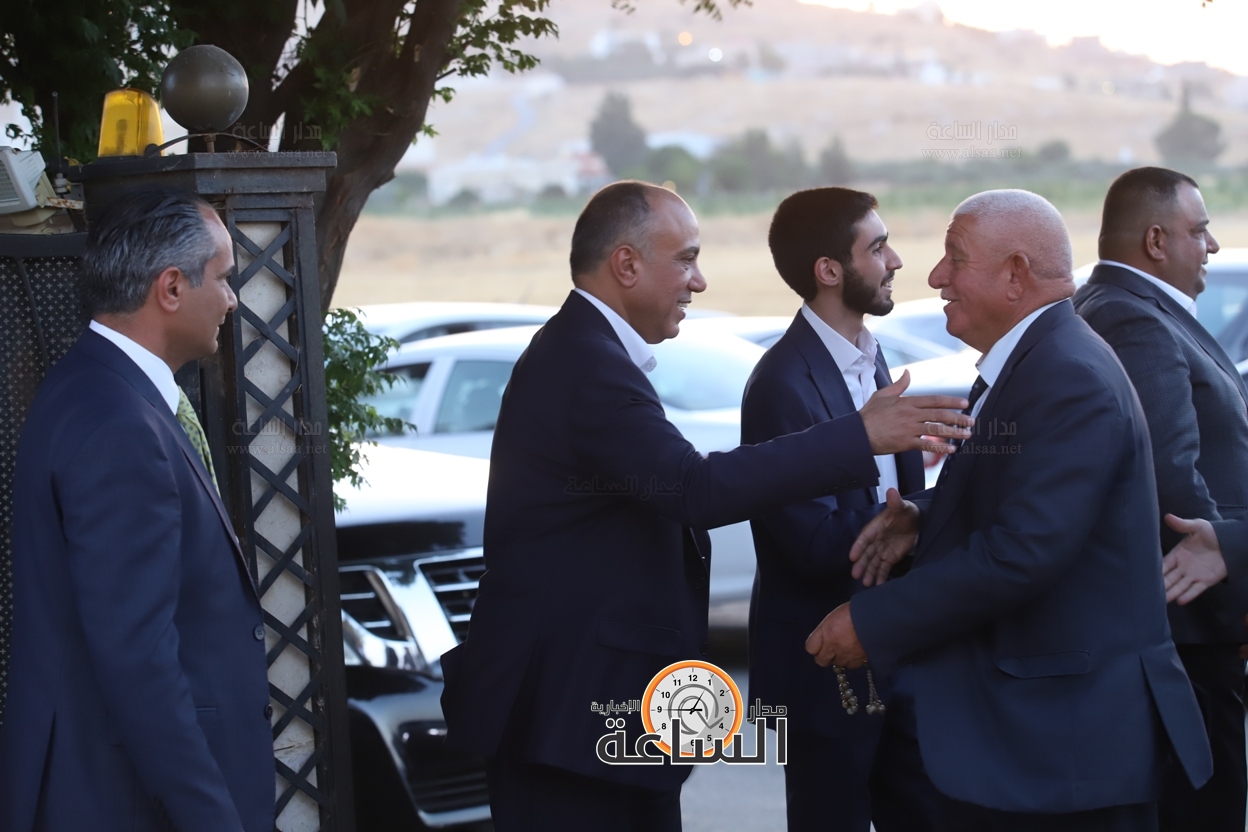 Madar Al-Saa Images 0.8594184139500205