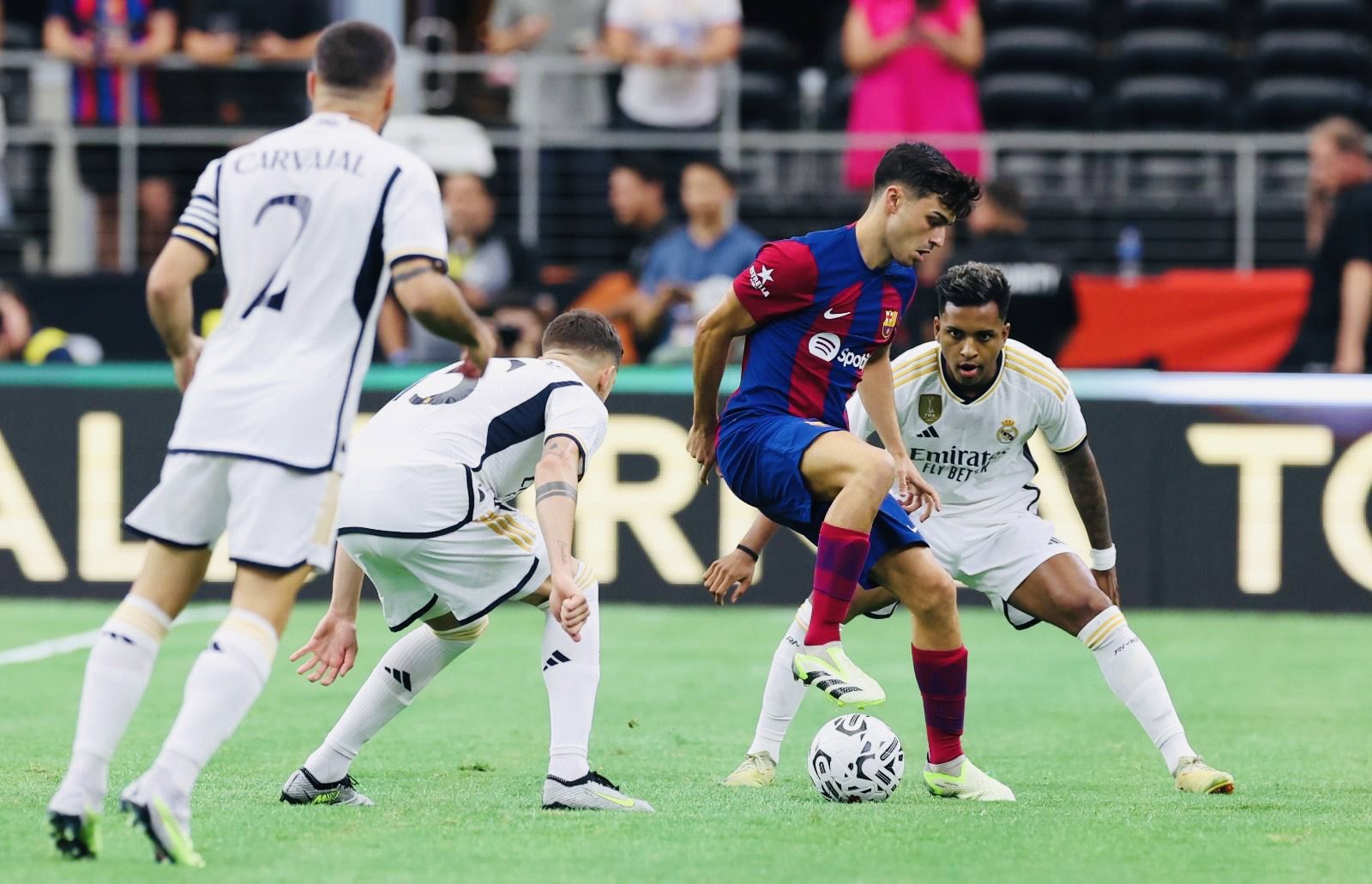 Madar Al-Saa Images 0.39598999456185147