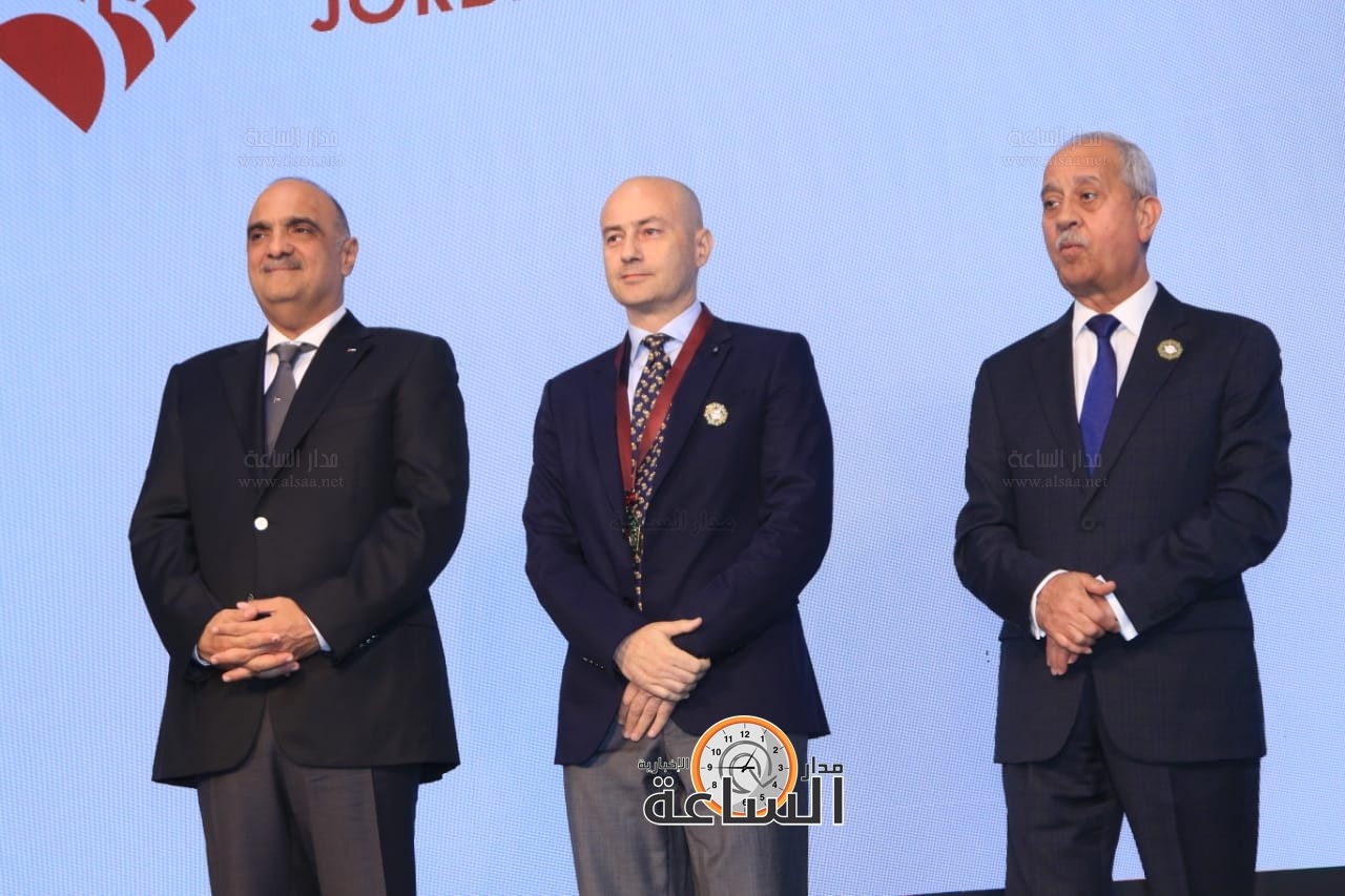 Madar Al-Saa Images 0.8564669674621501