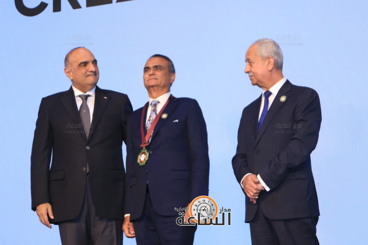 Madar Al-Saa Images 0.5542026775652198