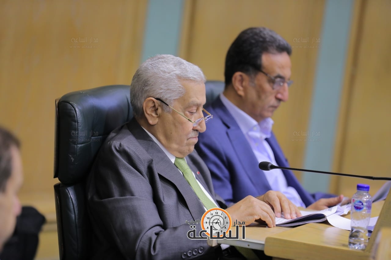 Madar Al-Saa Images 0.052496509643644496