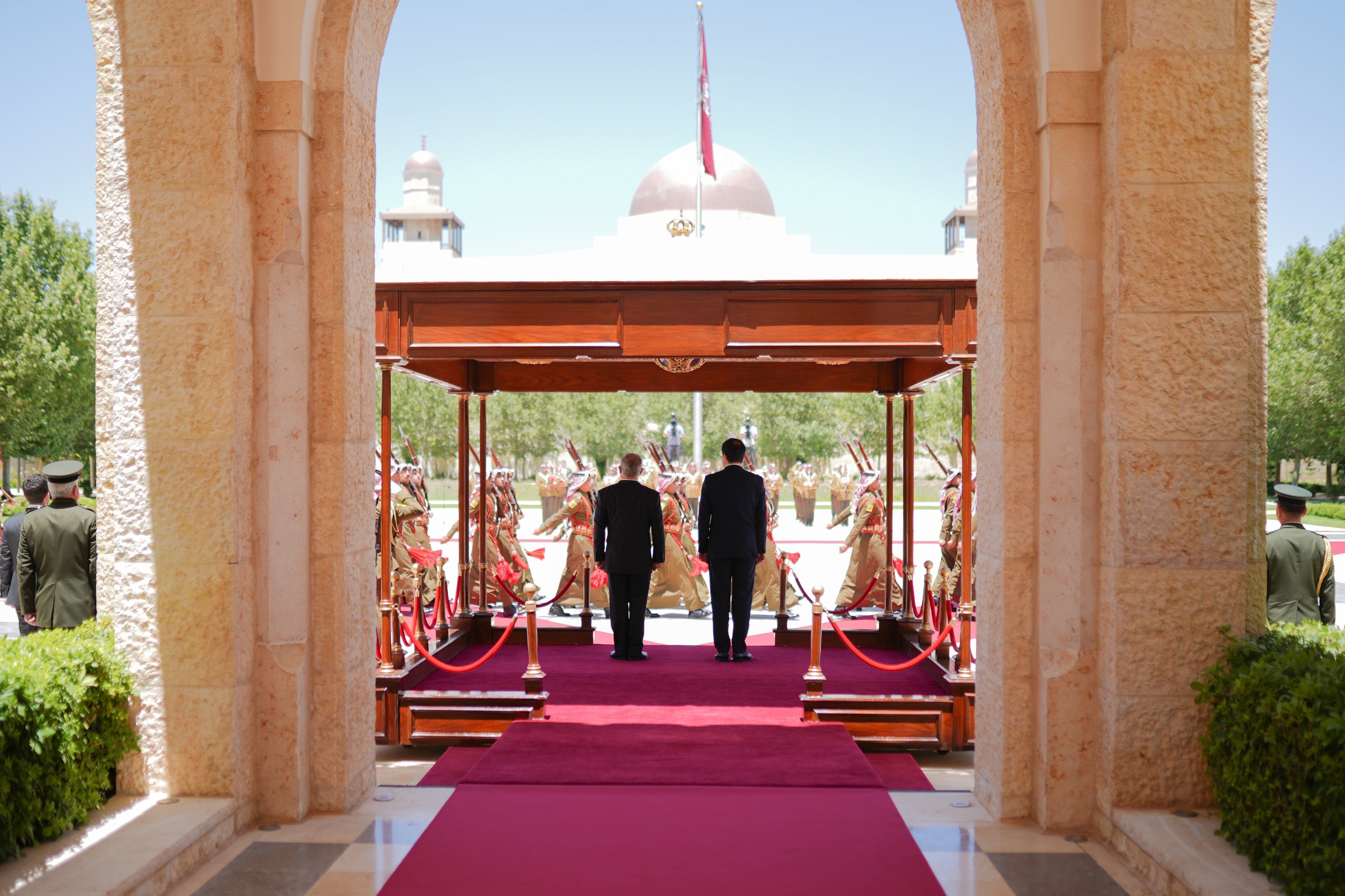 Madar Al-Saa Images 0.25317522882551113