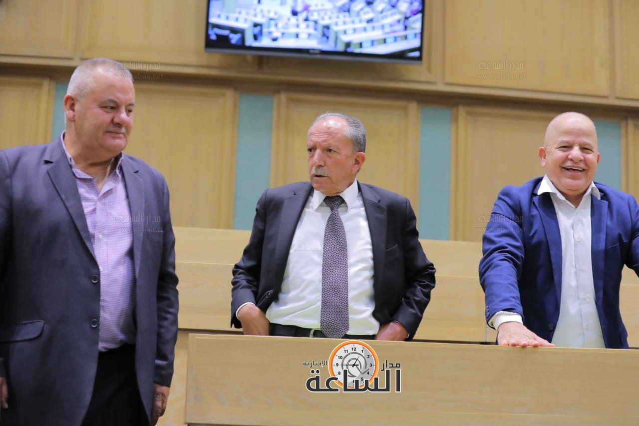 Madar Al-Saa Images 0.8228060490352094