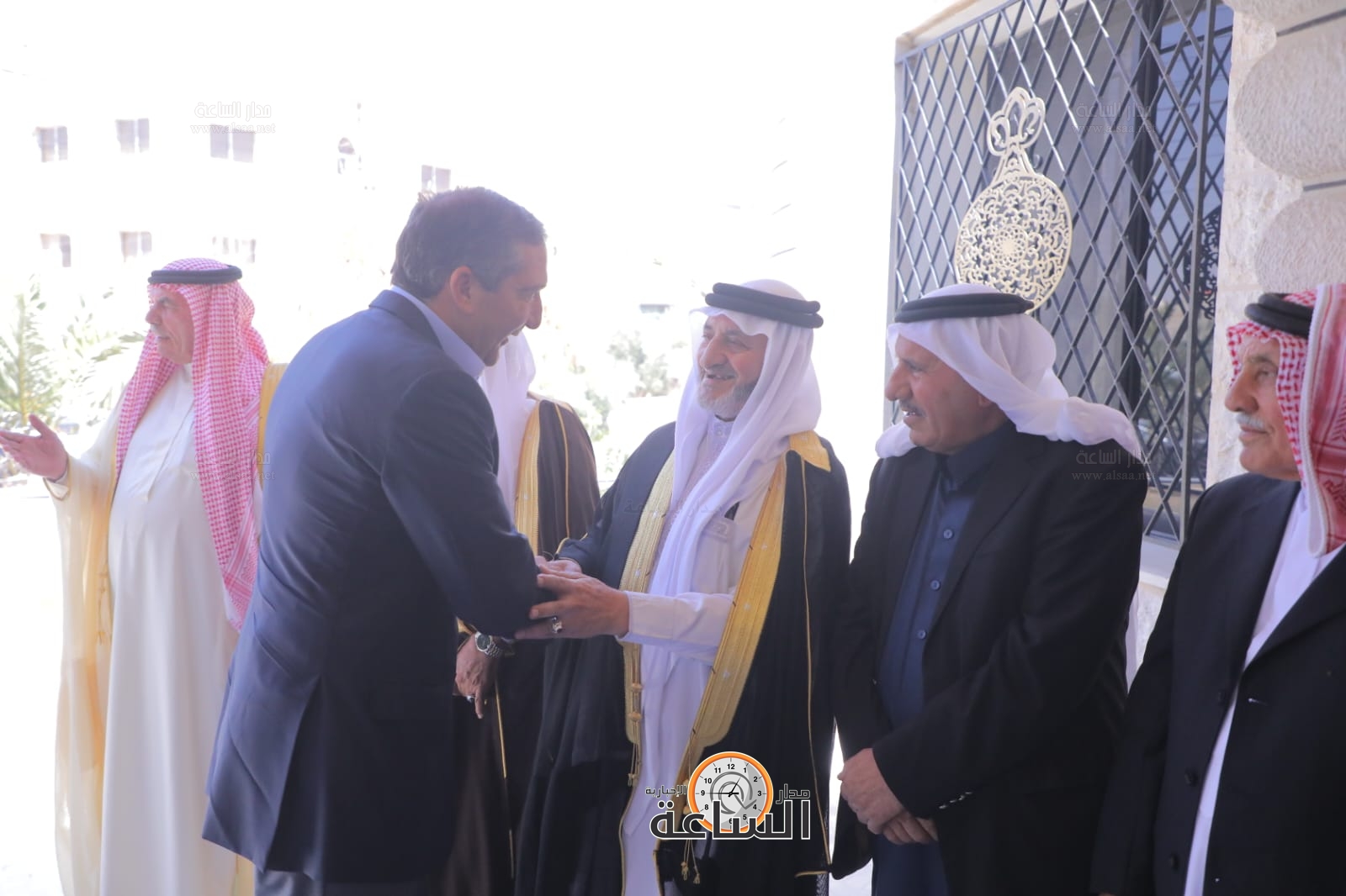 Madar Al-Saa Images 0.768795303257567