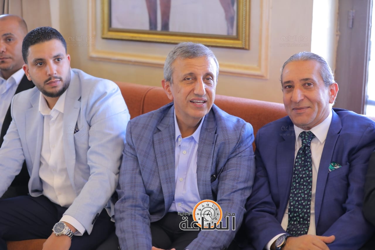 Madar Al-Saa Images 0.868495264485746