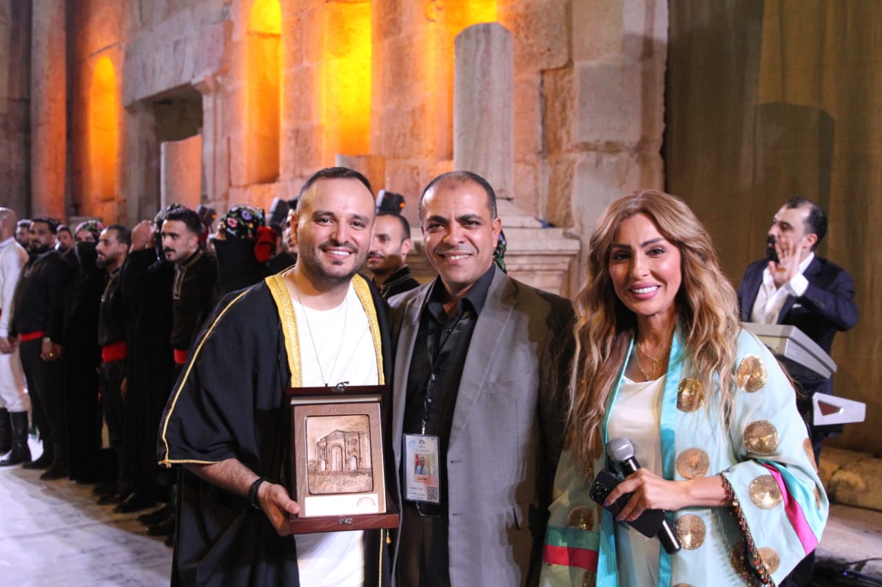 Madar Al-Saa Images 0.7210686096552358