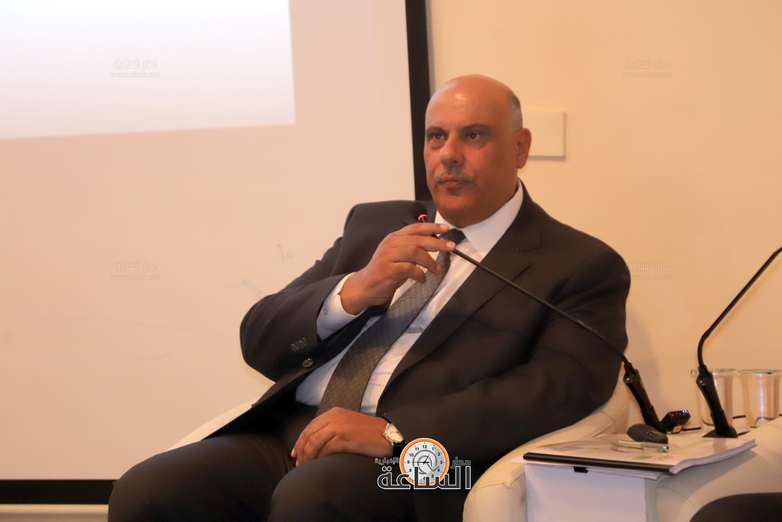 Madar Al-Saa Images 0.7840514554157938