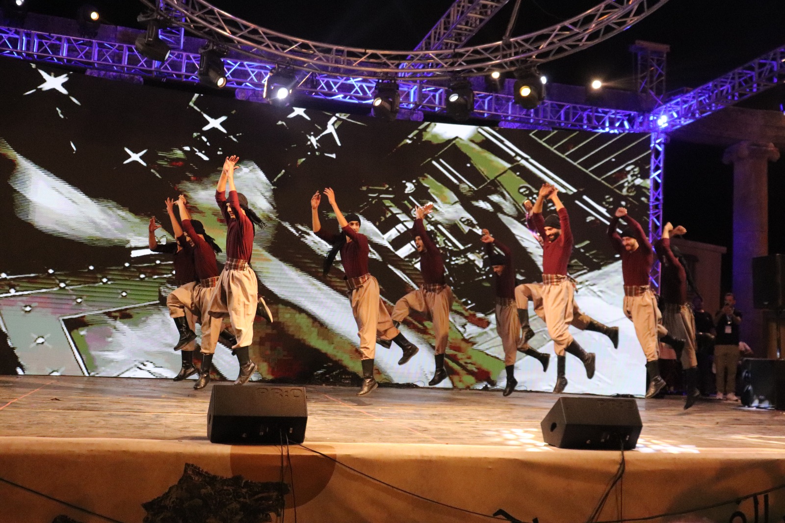 Madar Al-Saa Images 0.37315107361424604