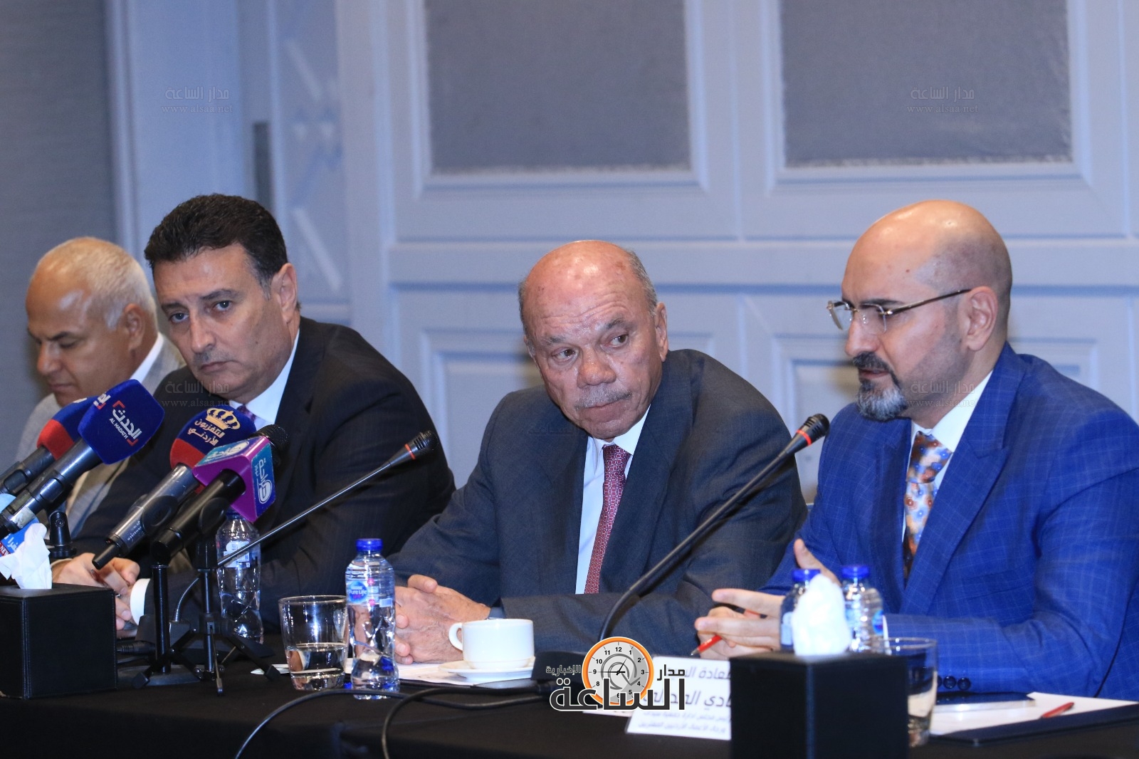 Madar Al-Saa Images 0.13123514274123393