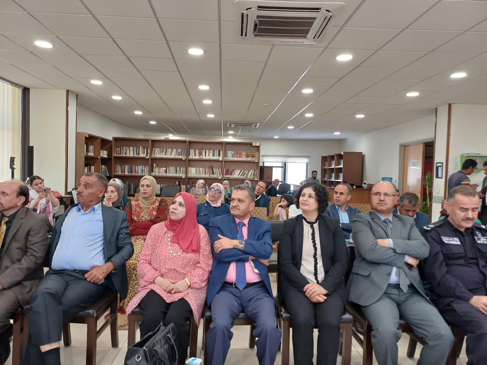 Madar Al-Saa Images 0.9811850977995629