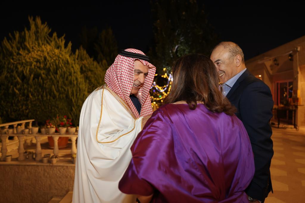 Madar Al-Saa Images 0.8304651085739528