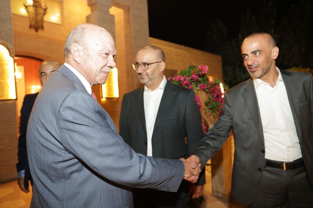 Madar Al-Saa Images 0.7459936822443398