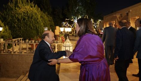 Madar Al-Saa Images 0.064628704627964