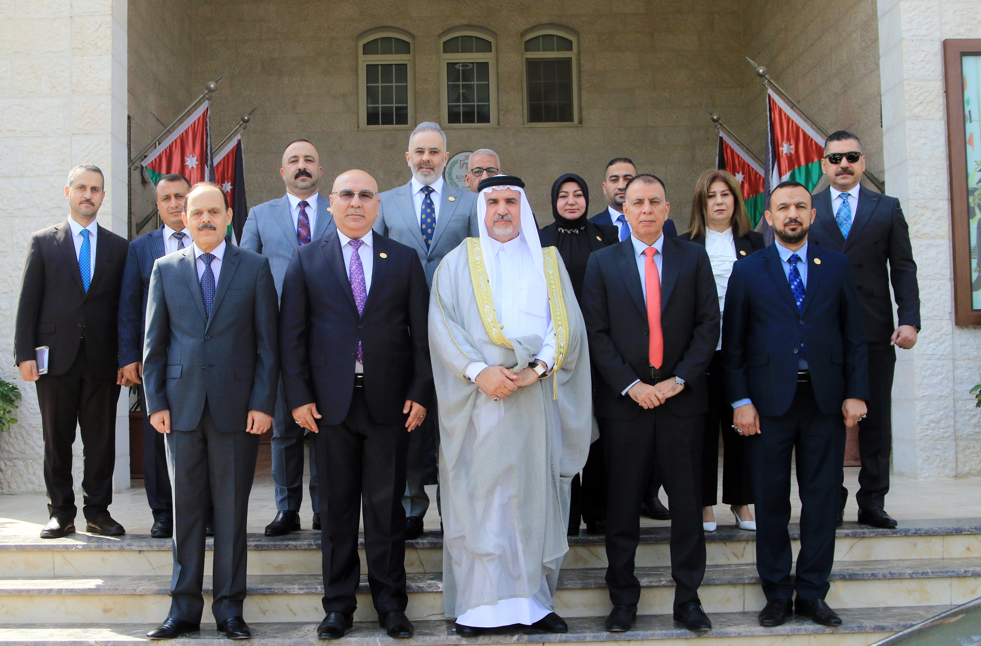 Madar Al-Saa Images 0.7047814036402835