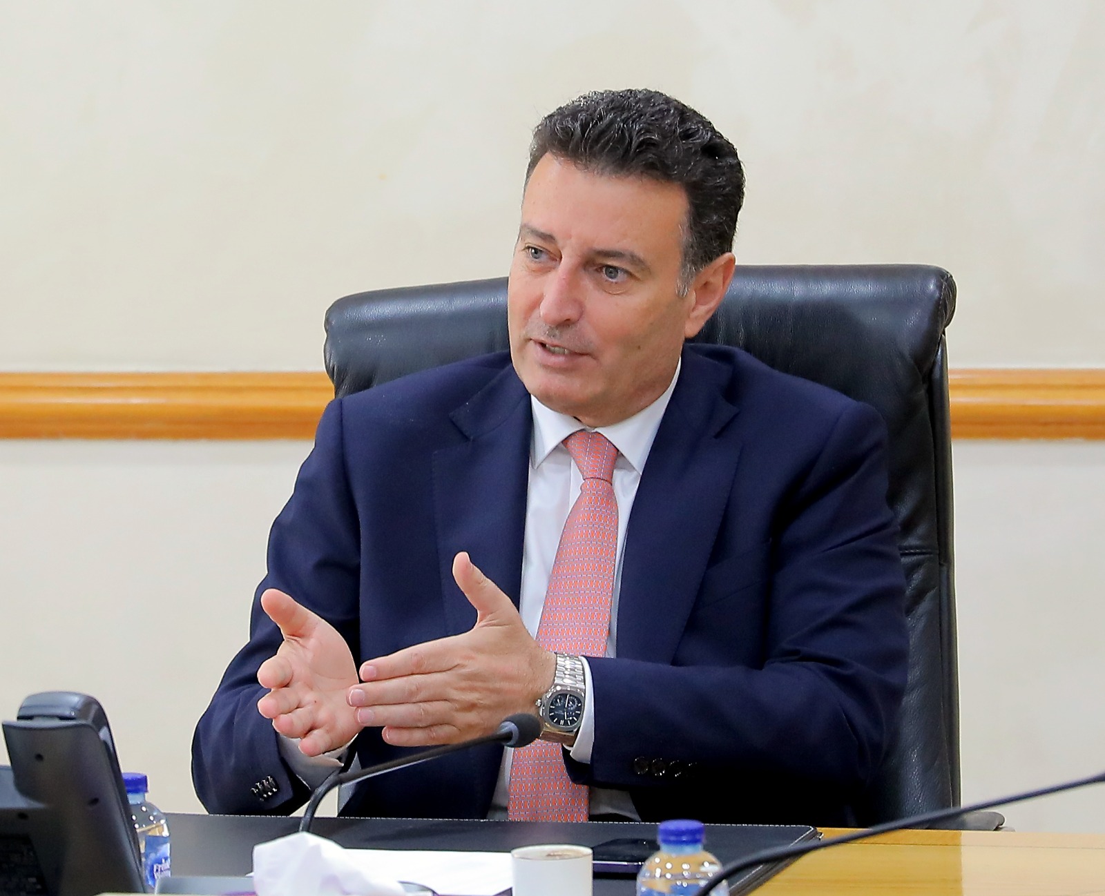 Madar Al-Saa Images 0.7568563293161523