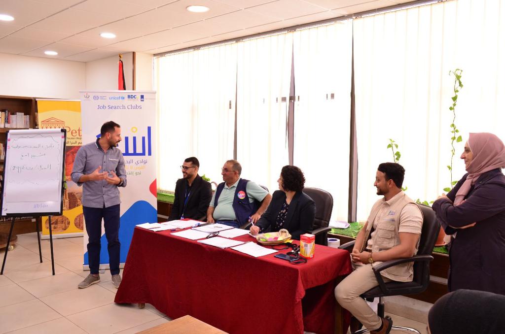 Madar Al-Saa Images 0.5629274921120586