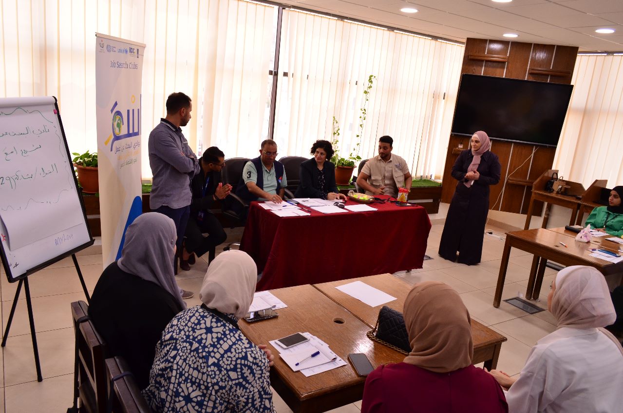 Madar Al-Saa Images 0.09785703463522677