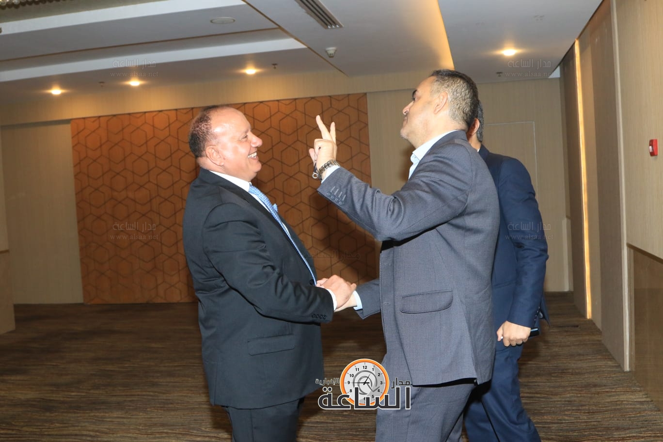 Madar Al-Saa Images 0.4911723887928261