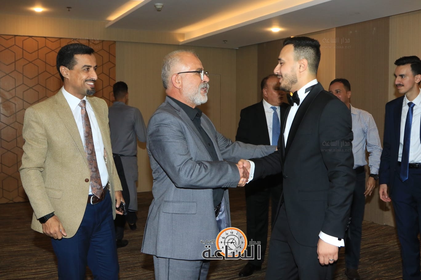 Madar Al-Saa Images 0.9496434323112871