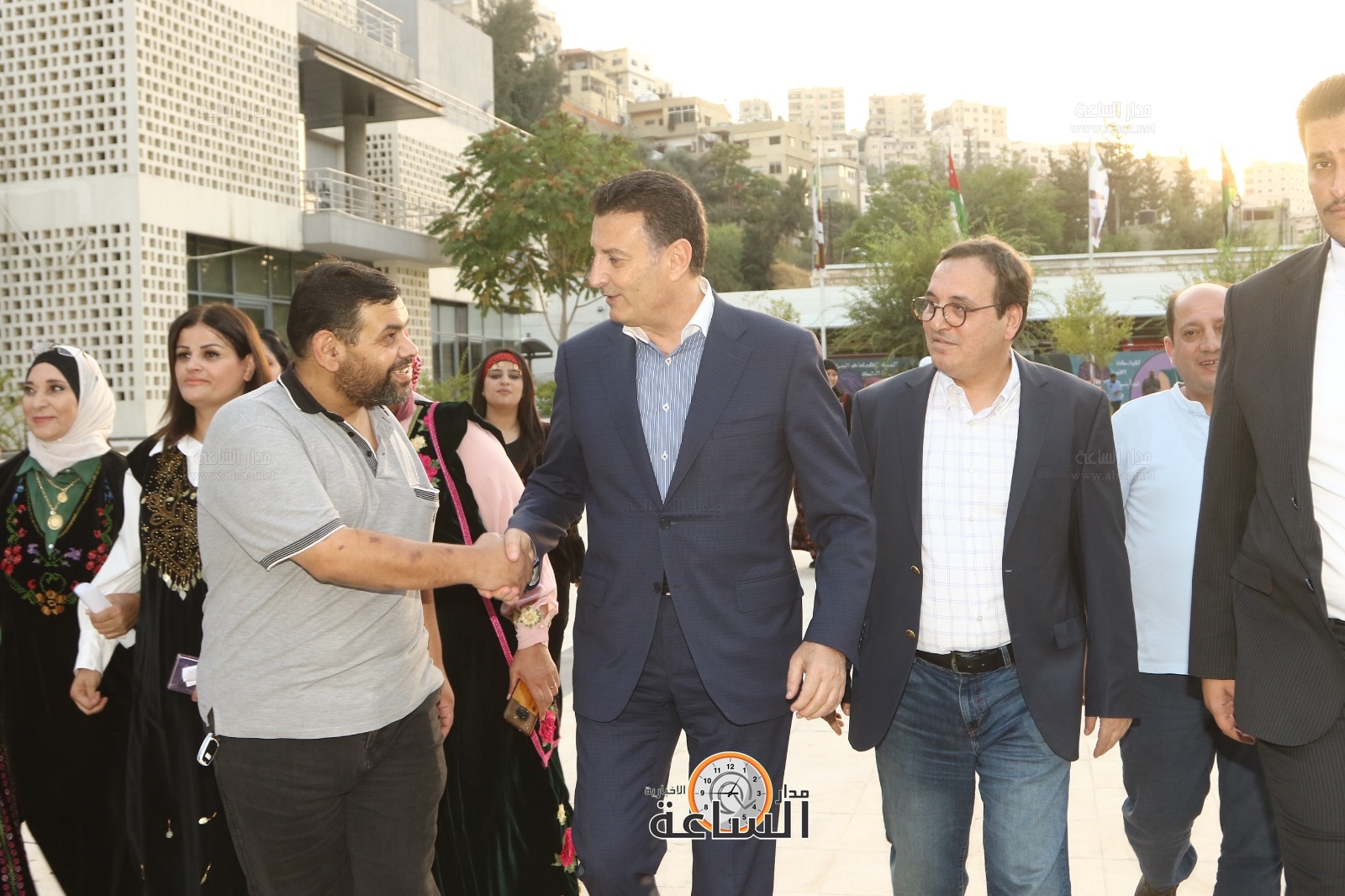 Madar Al-Saa Images 0.9381526087374219