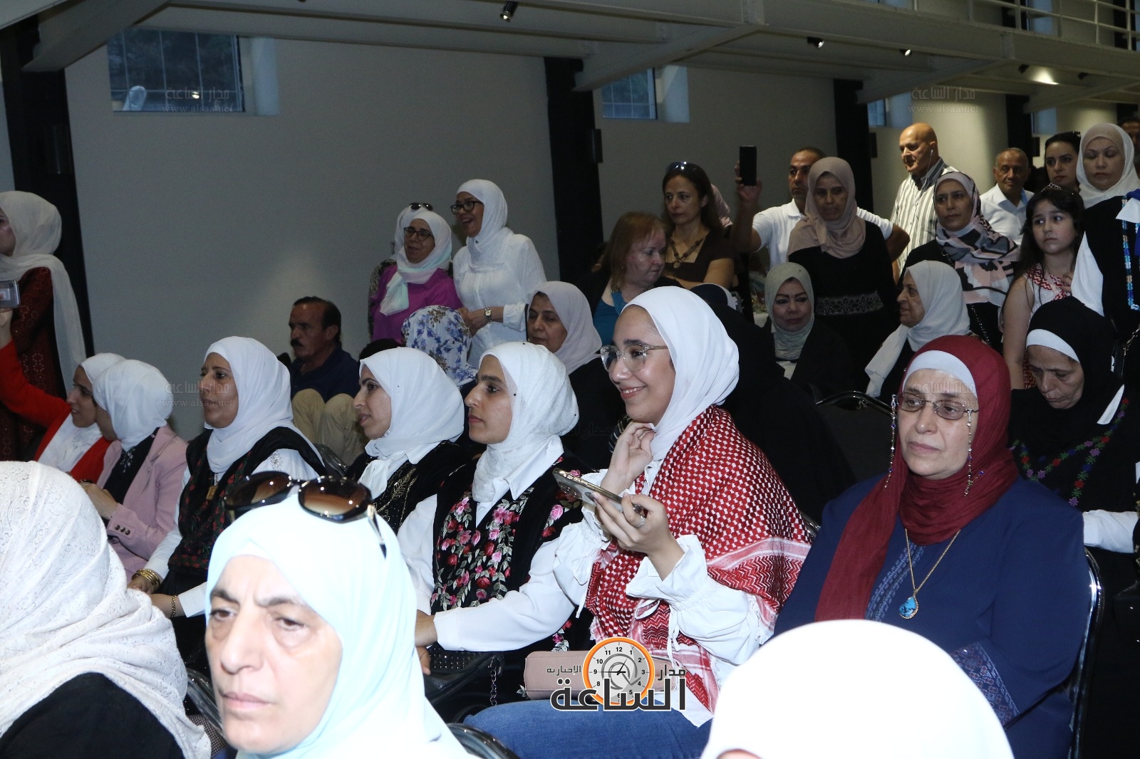 Madar Al-Saa Images 0.18038587654895077