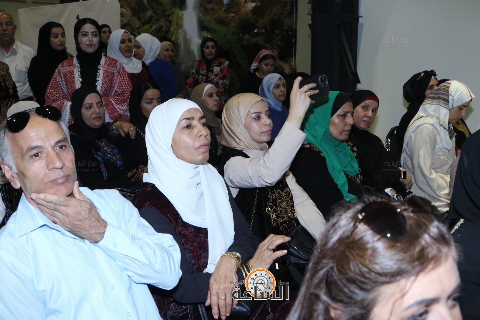 Madar Al-Saa Images 0.006006491916303536