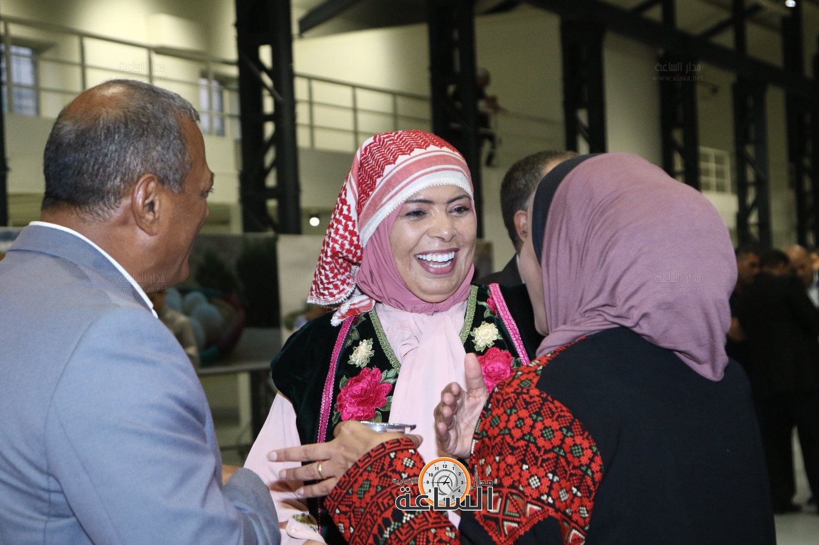 Madar Al-Saa Images 0.41945462219543606