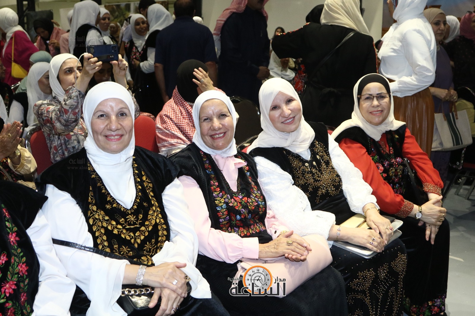 Madar Al-Saa Images 0.7920999609635182