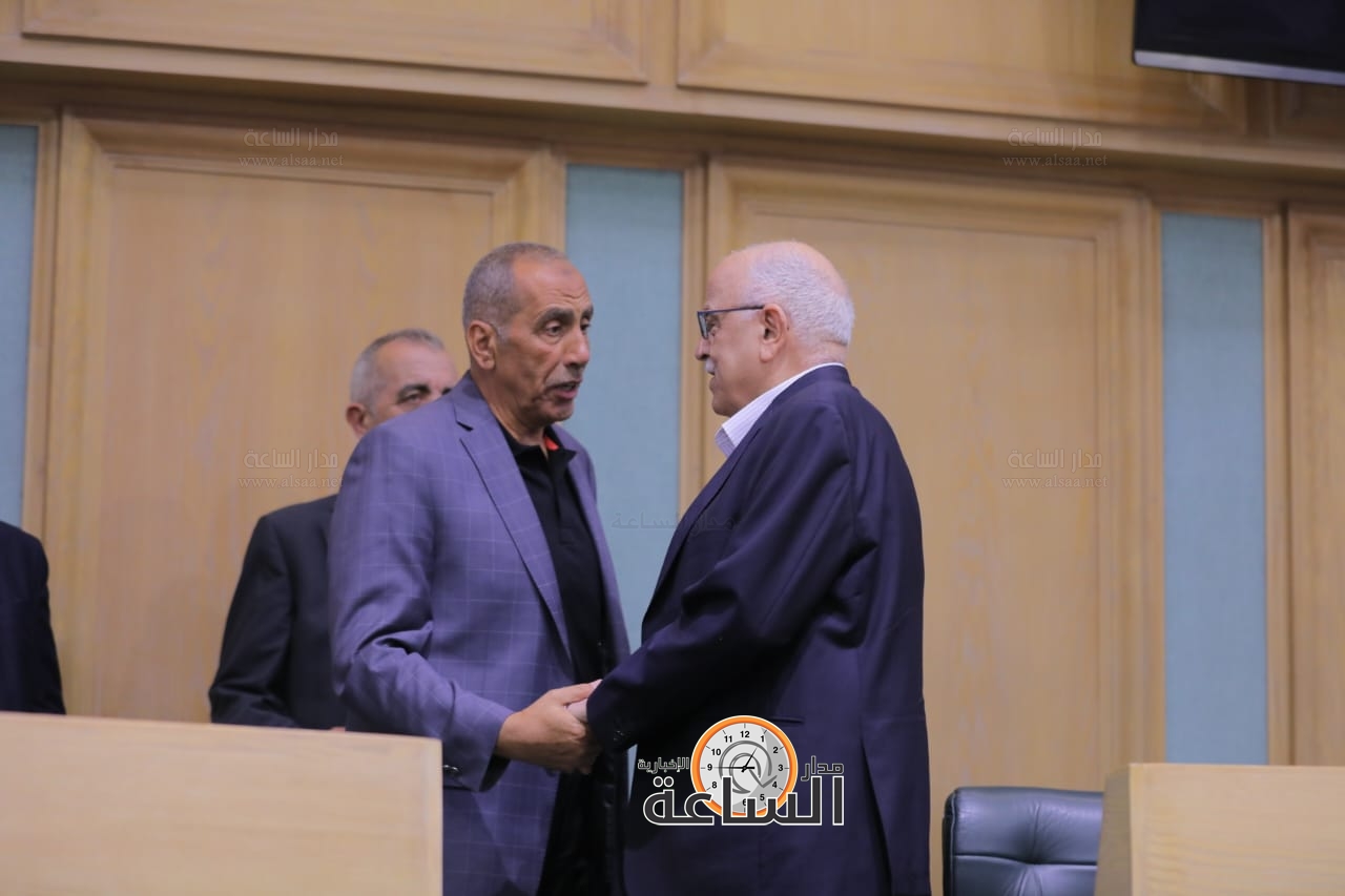 Madar Al-Saa Images 0.4732348083108704