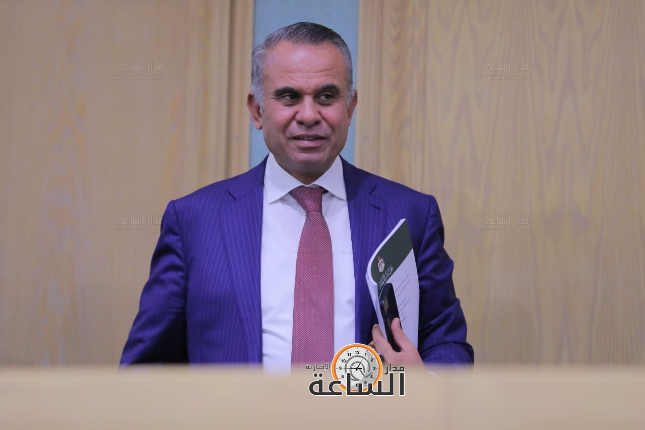 Madar Al-Saa Images 0.41706257738624175