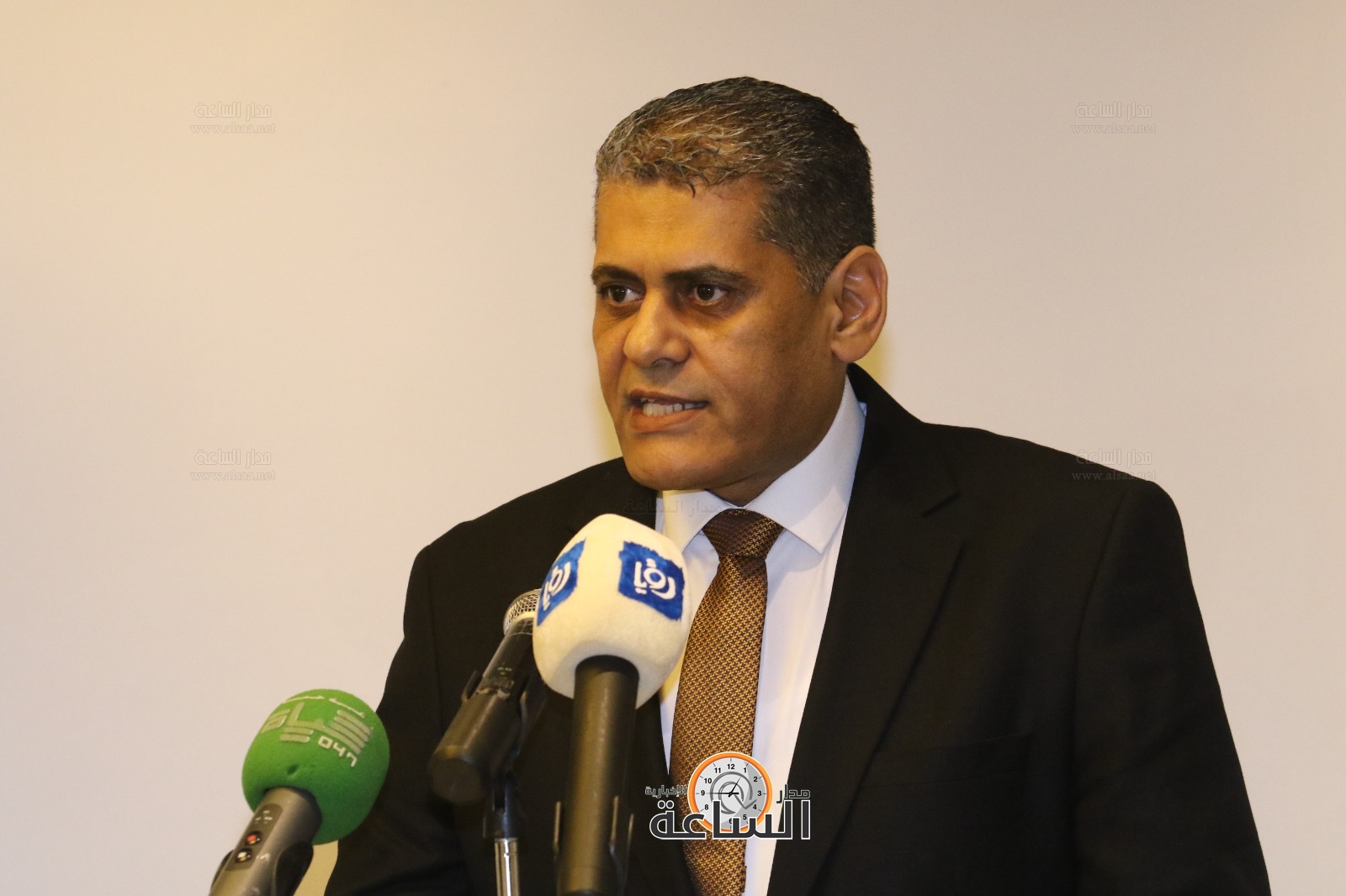 Madar Al-Saa Images 0.09326207158826083