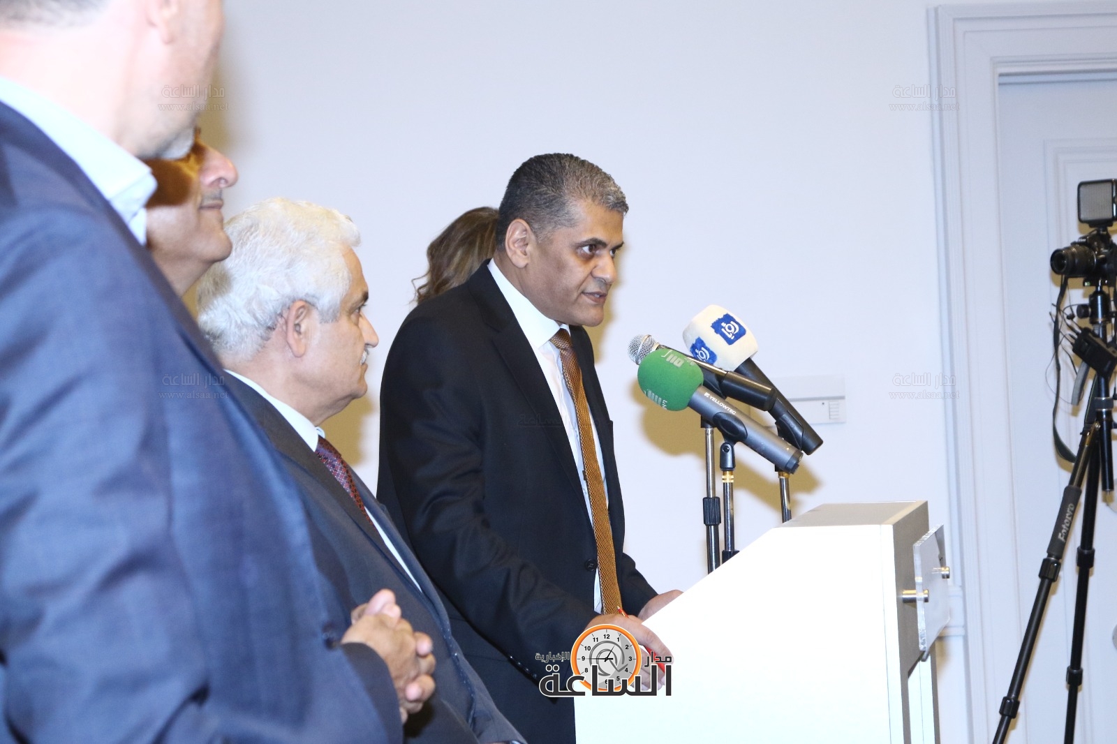 Madar Al-Saa Images 0.10841703499434341