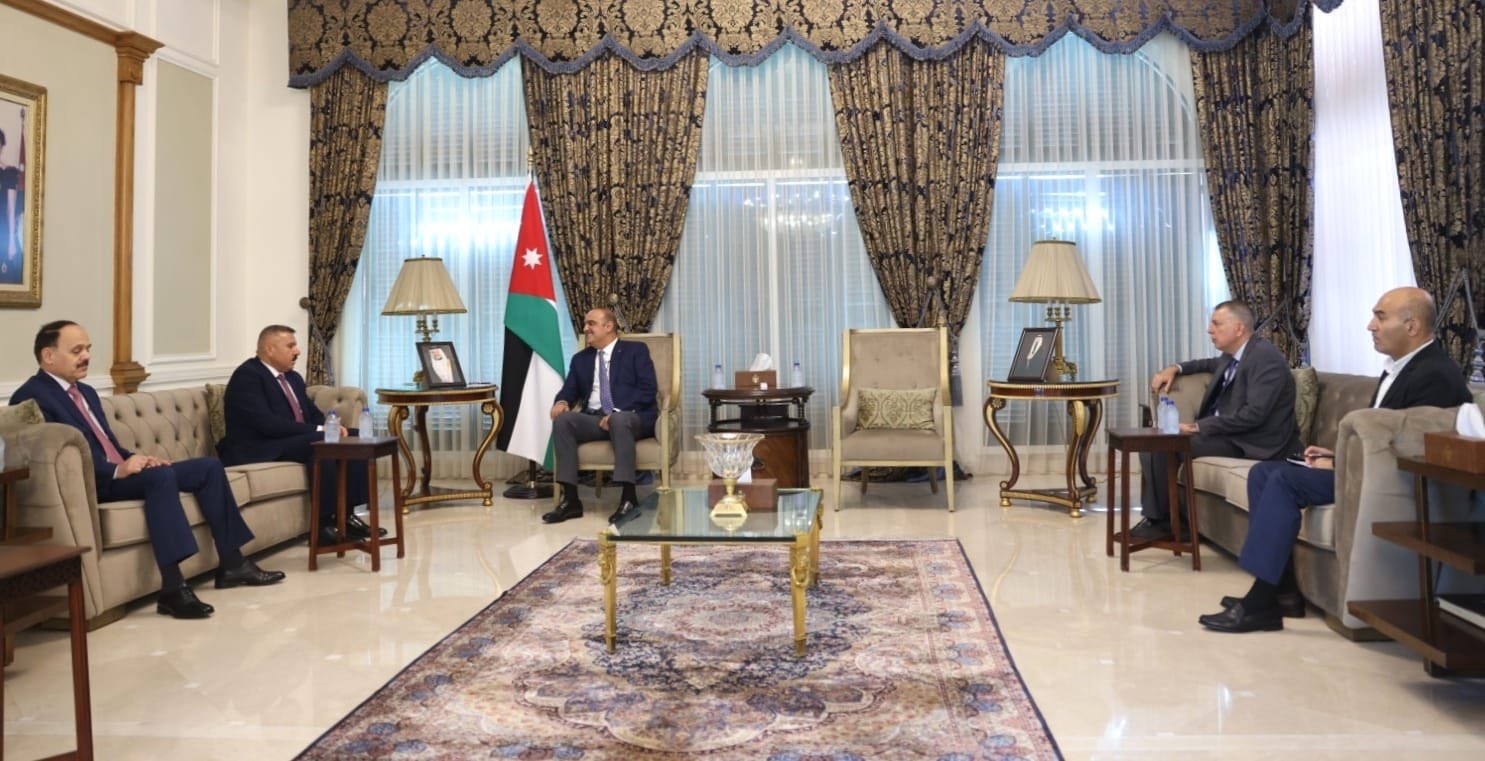 Madar Al-Saa Images 0.7749185081614172