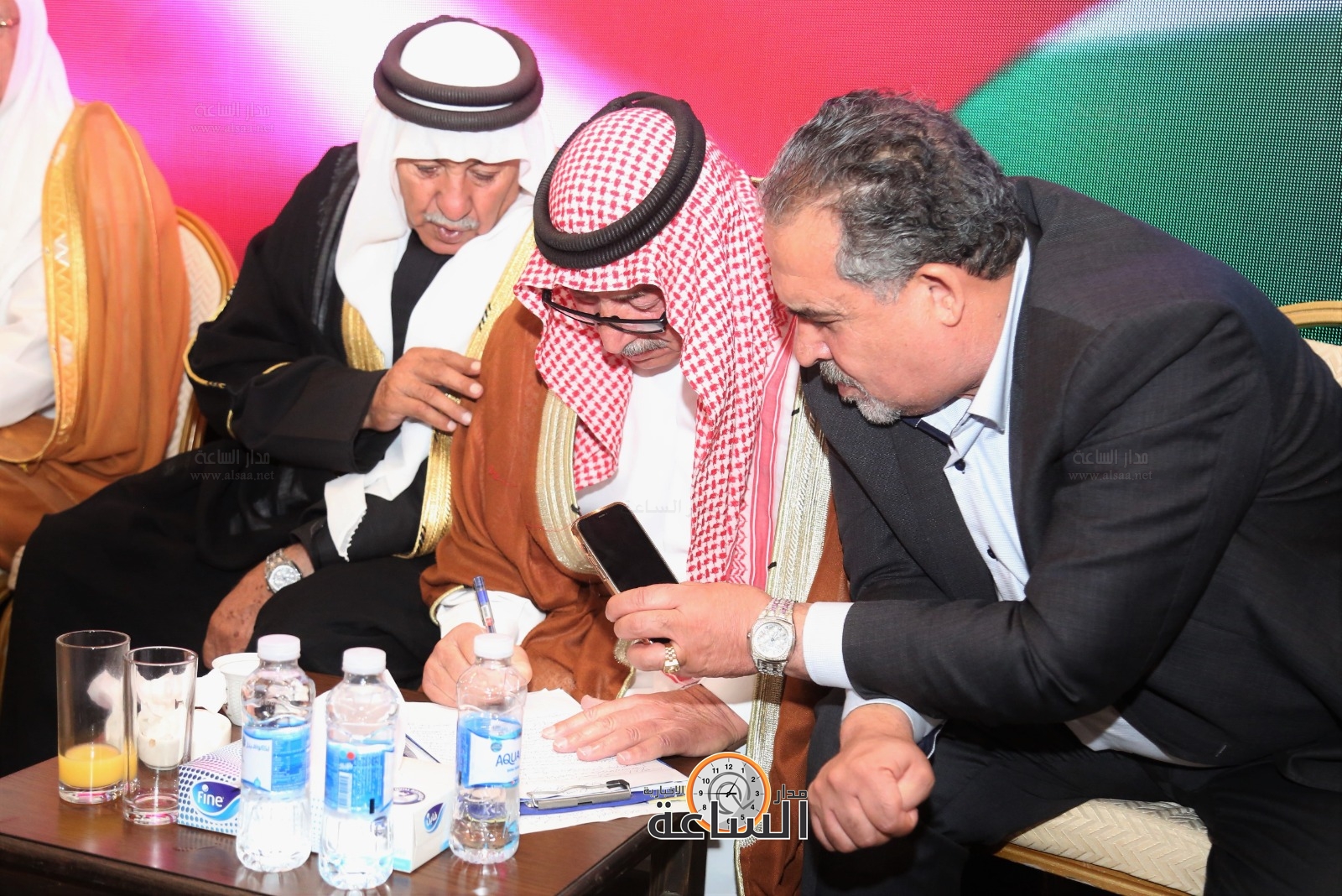 Madar Al-Saa Images 0.9194112377829178