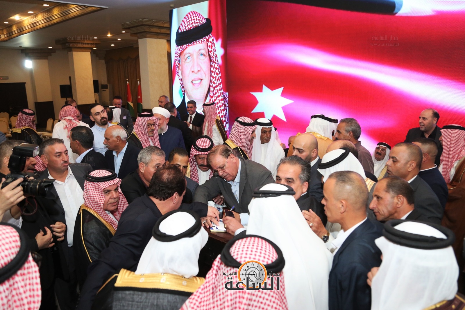 Madar Al-Saa Images 0.9088511078692063