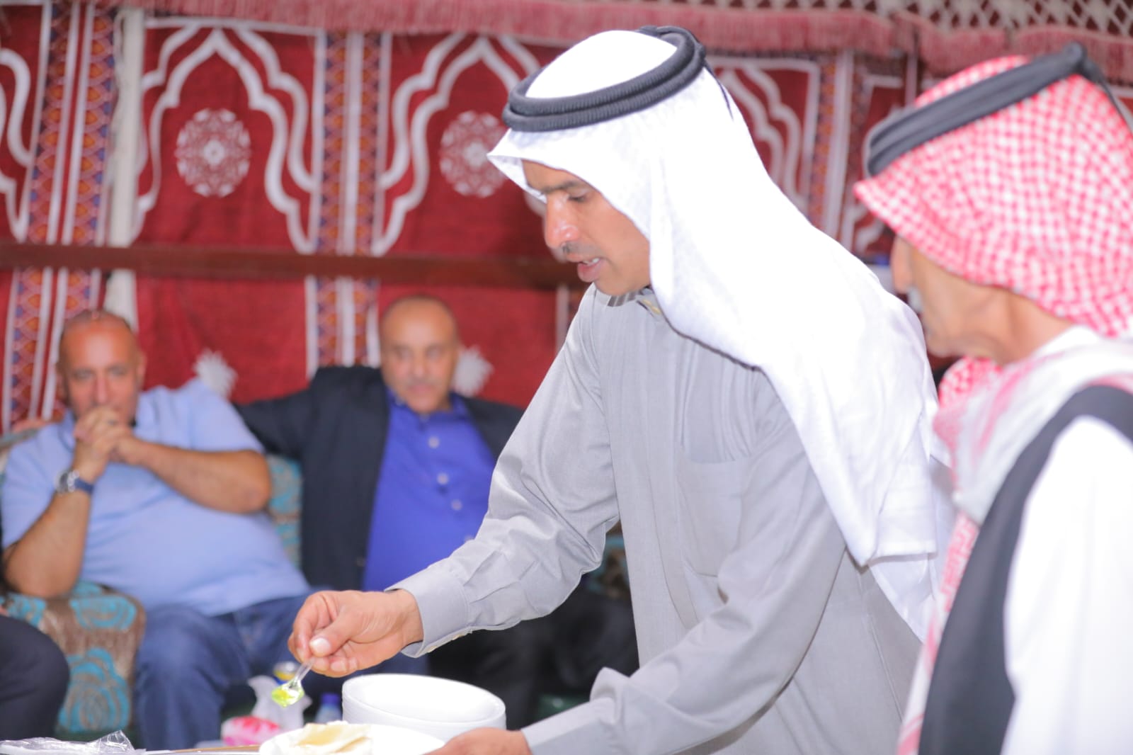 Madar Al-Saa Images 0.7398414137636984