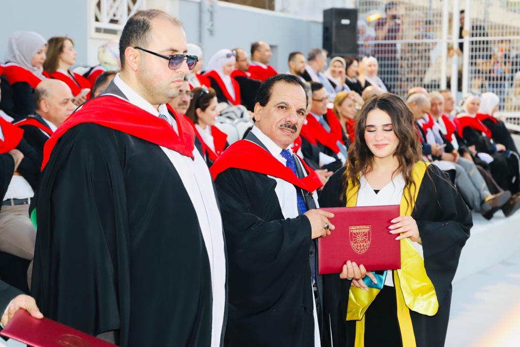 Madar Al-Saa Images 0.4527174115147512