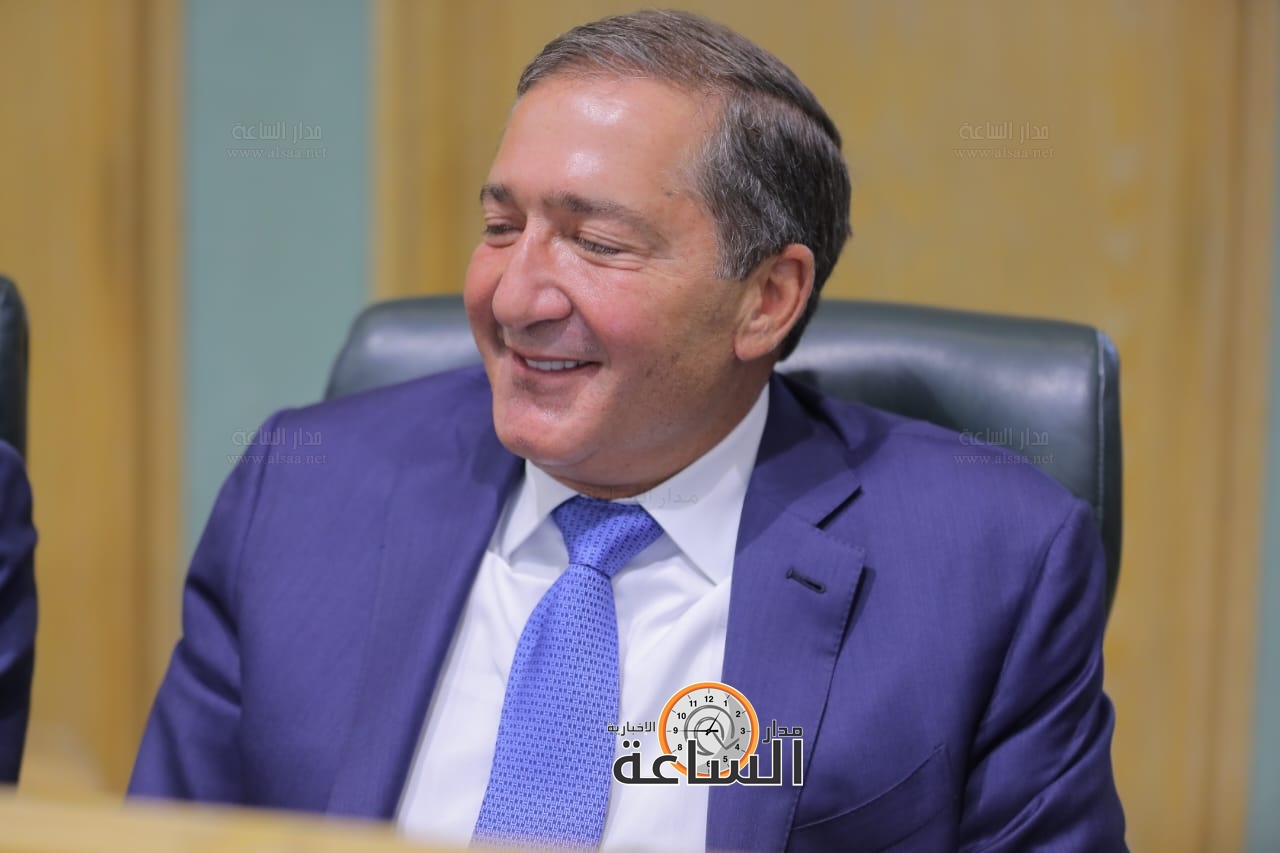 Madar Al-Saa Images 0.49237843112226365