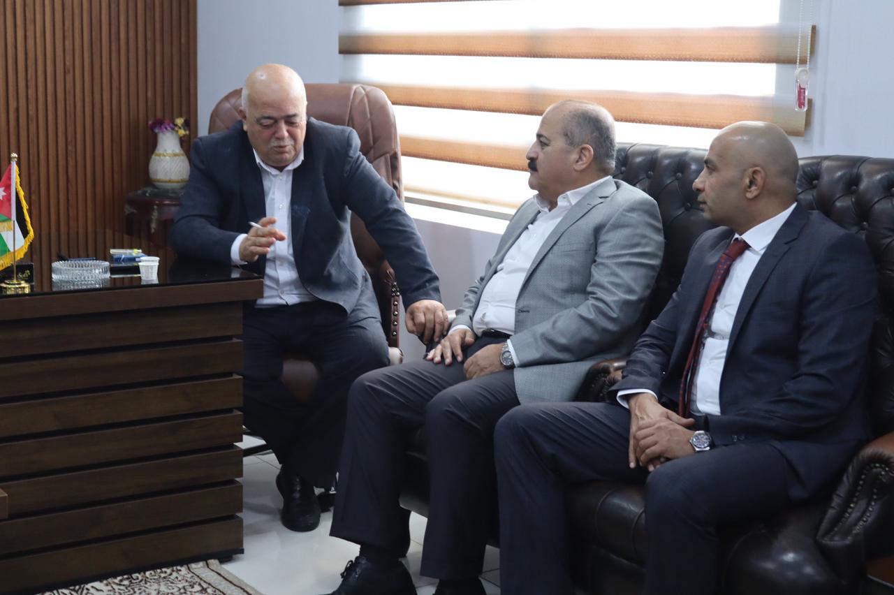 Madar Al-Saa Images 0.35549505813332005