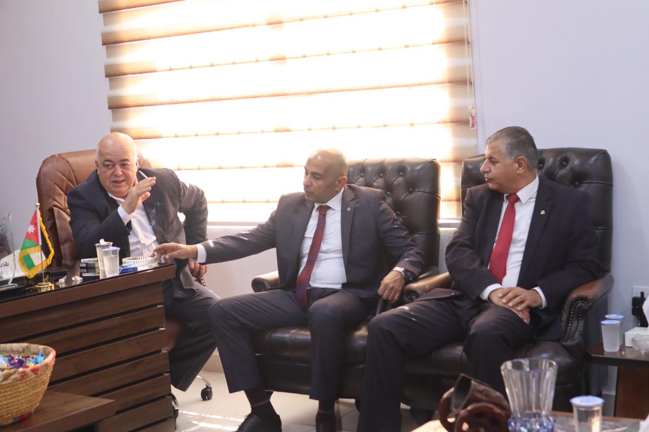 Madar Al-Saa Images 0.662262562028461