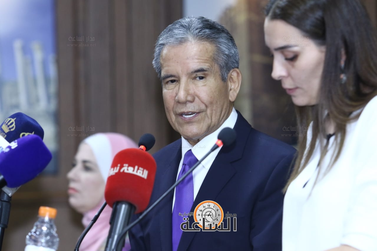 Madar Al-Saa Images 0.9019702340598801