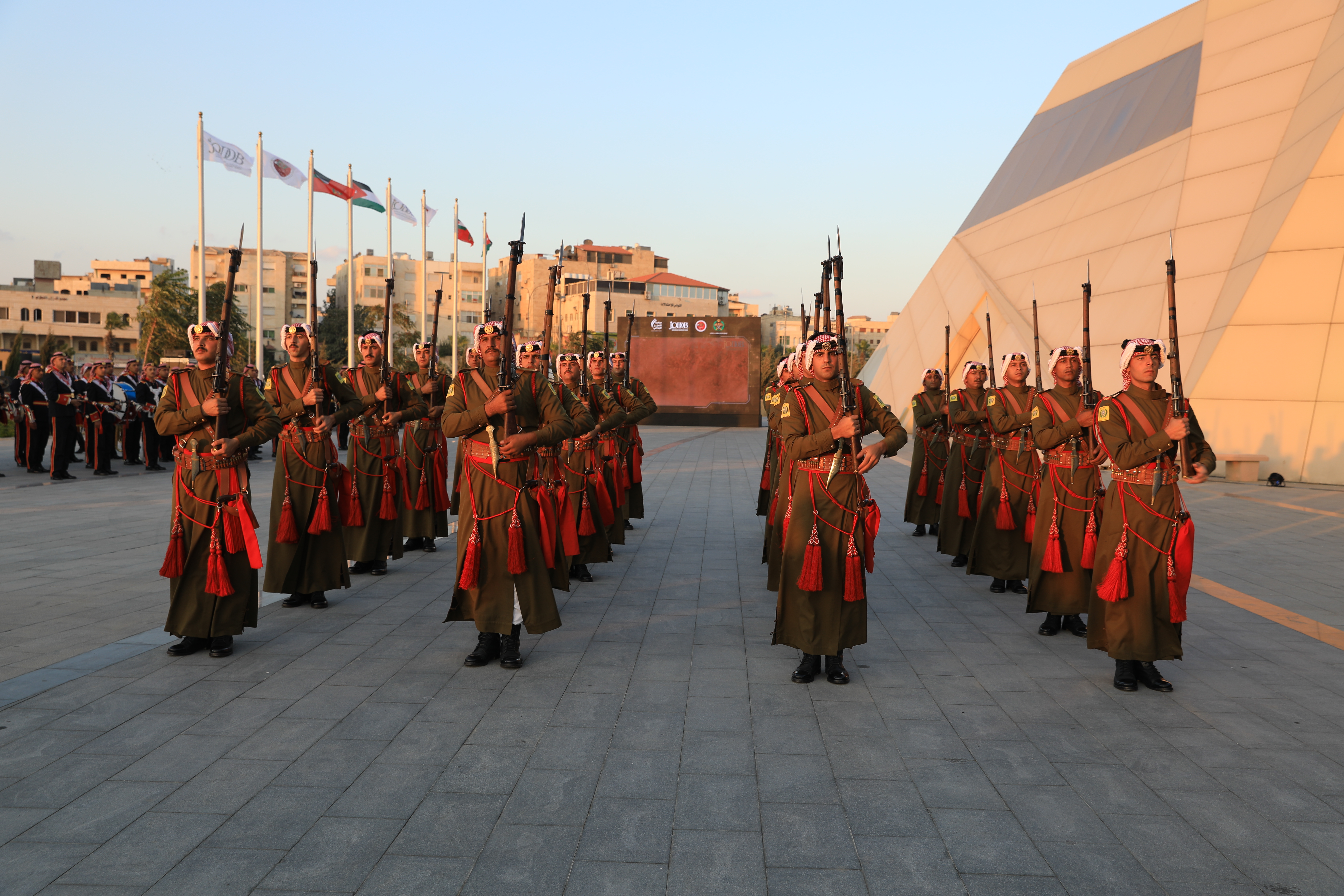 Madar Al-Saa Images 0.10224715275066498