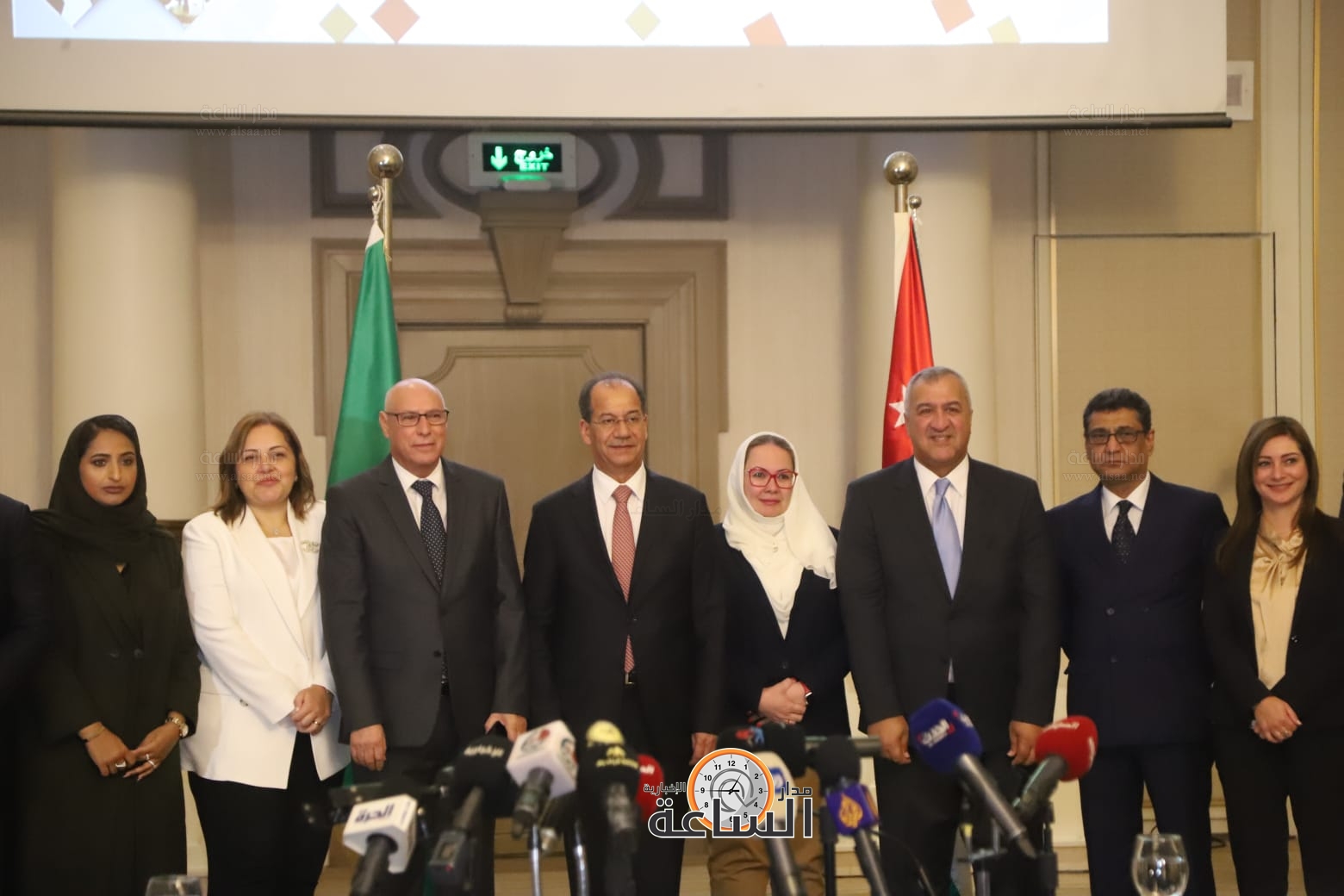 Madar Al-Saa Images 0.716489307774997