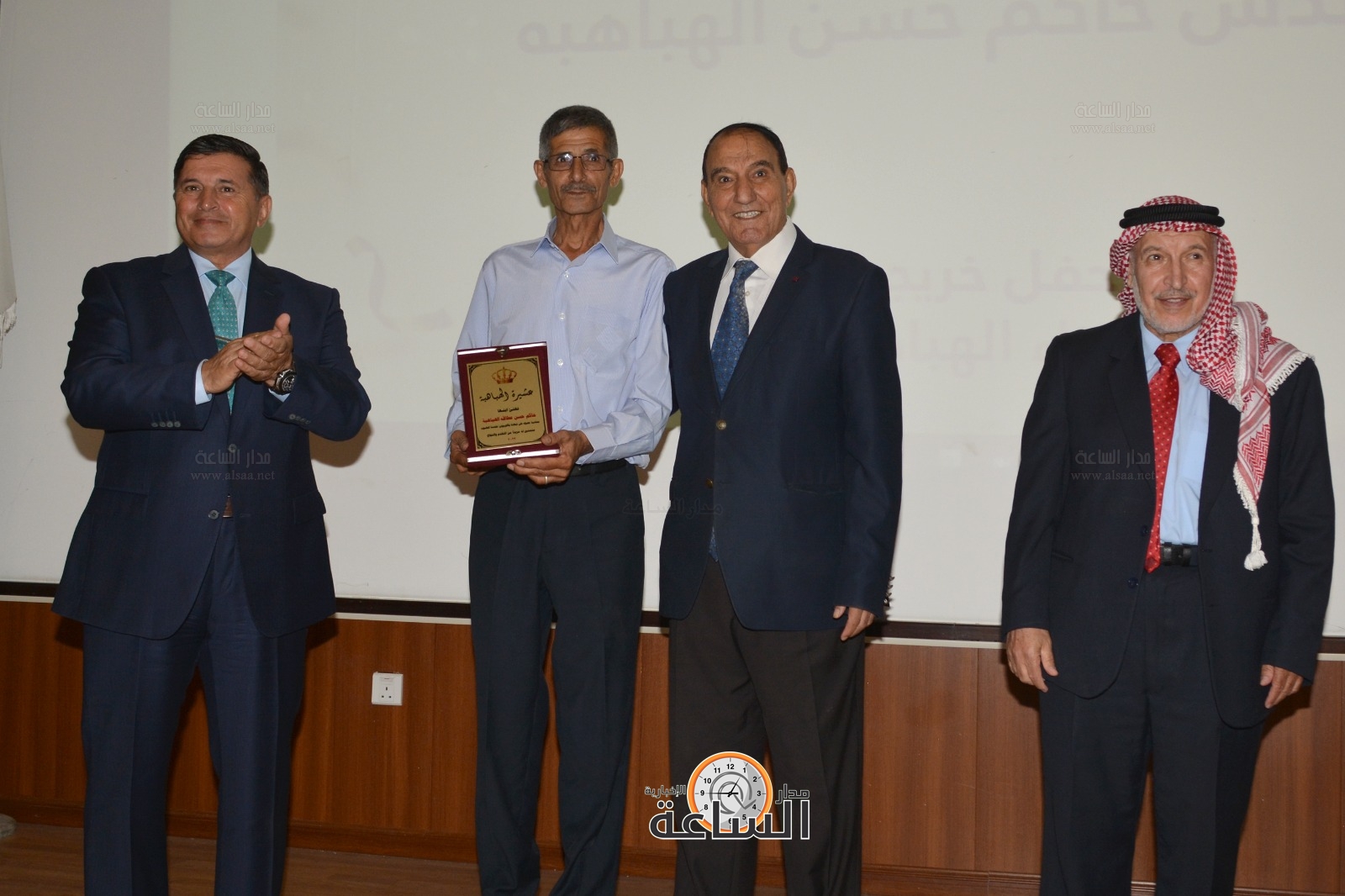 Madar Al-Saa Images 0.8357273433807373