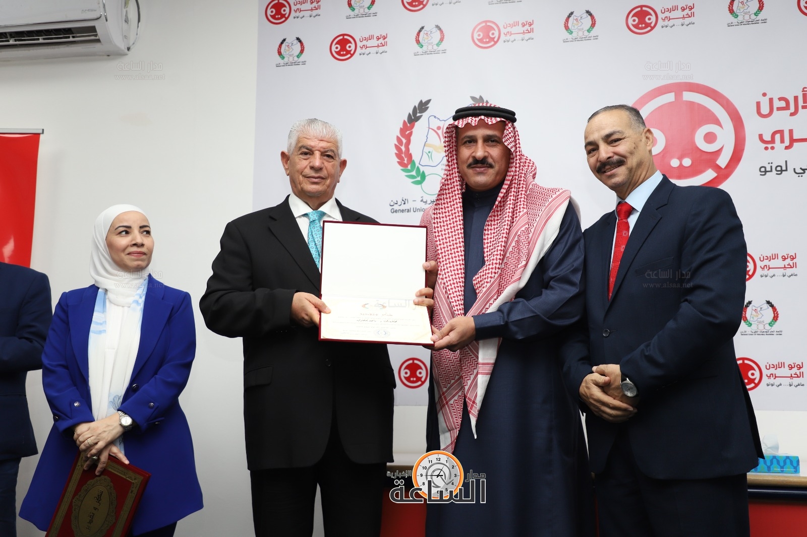 Madar Al-Saa Images 0.9959511447094649