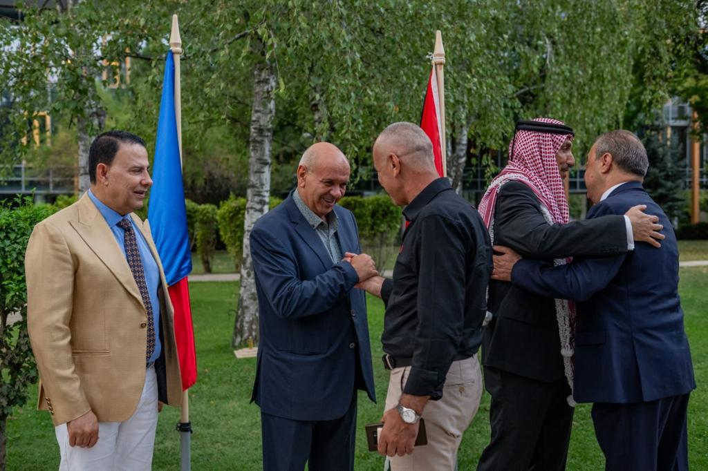 Madar Al-Saa Images 0.9721770896940714