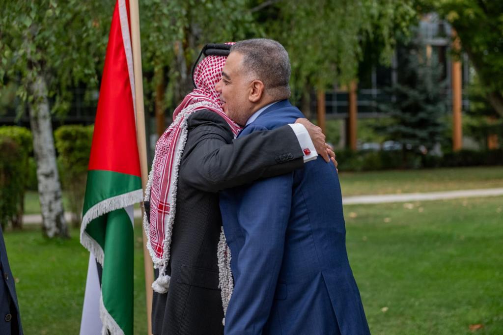 Madar Al-Saa Images 0.17009753535566396