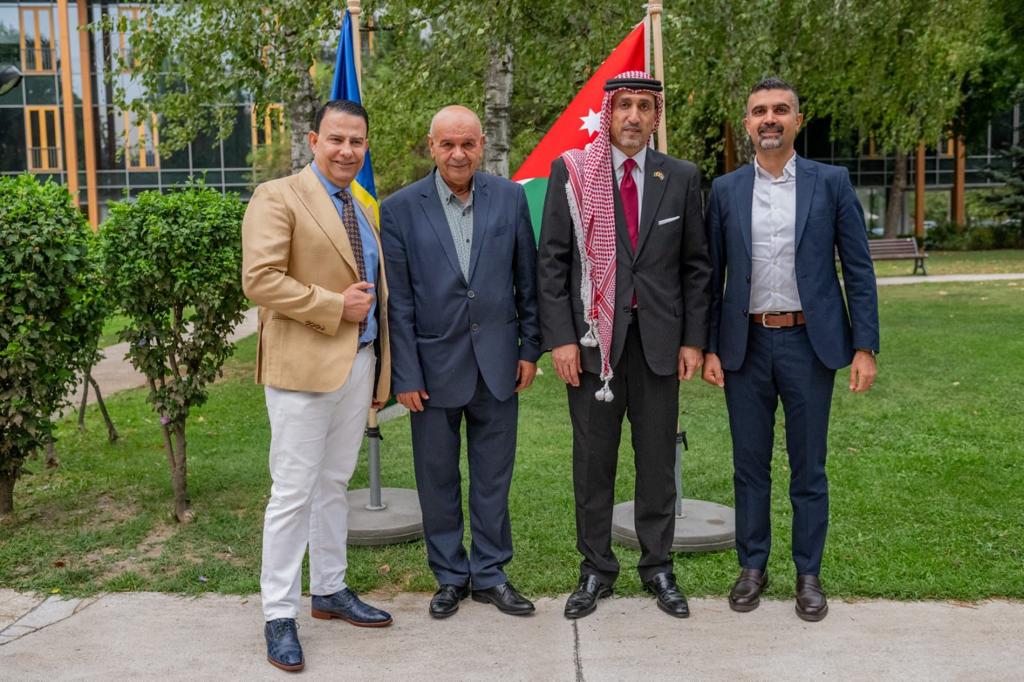 Madar Al-Saa Images 0.039990413424740634