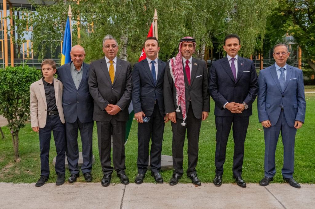 Madar Al-Saa Images 0.4098343316358031